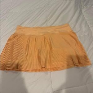 NWOT size 6 lululemon tennis skirt! Never worn.